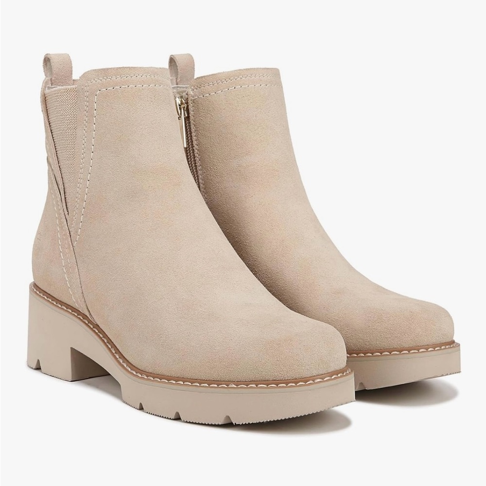 Naturalizer Beige Chelsea Boots